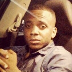 aintahknee's profile picture. Simply complex :)