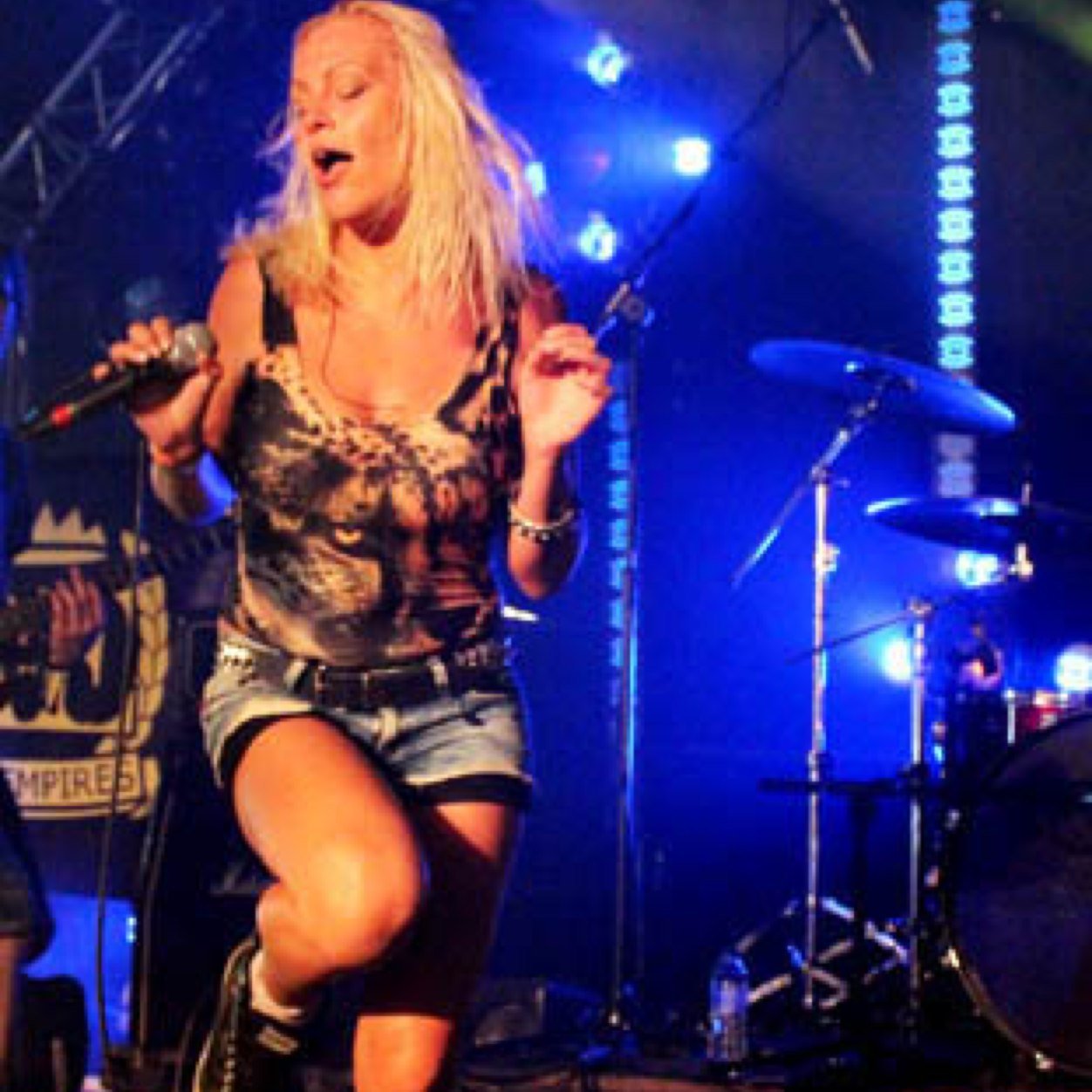 LucyRival's profile picture. I'm a musician (singer, songwriter) I make myself laugh and cry regularly. Work hard, play hard and everything inbetween!