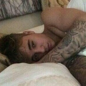 JDBXFOLLOWHELP's profile picture. Follow and DM @jxstinftflores for help getting a Justin follow! You all deserve it❤