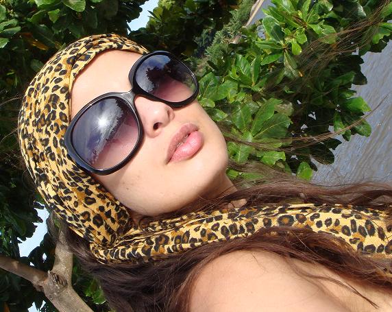 Um ser vivente.... rs.  Uma mulher pensante.... rs. Gente que faz.... rsrsr