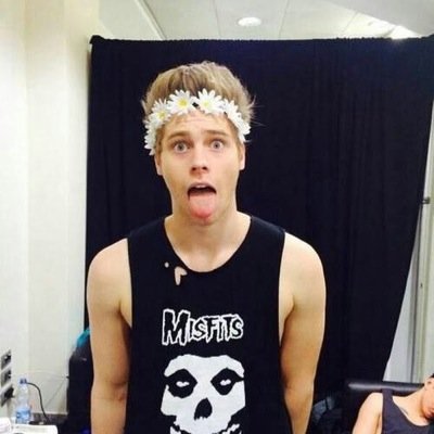 O2L~Youtubers~Ed~5sos~Bands~1D~The vamps follow ^__^...5H band account follow.Ansel elgort is hot ok