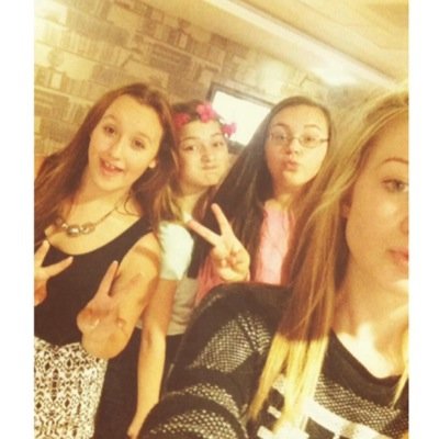 Chloe|Jade|Chloe.S|Lauren|(4)
The Shrewsbury Girls✌️