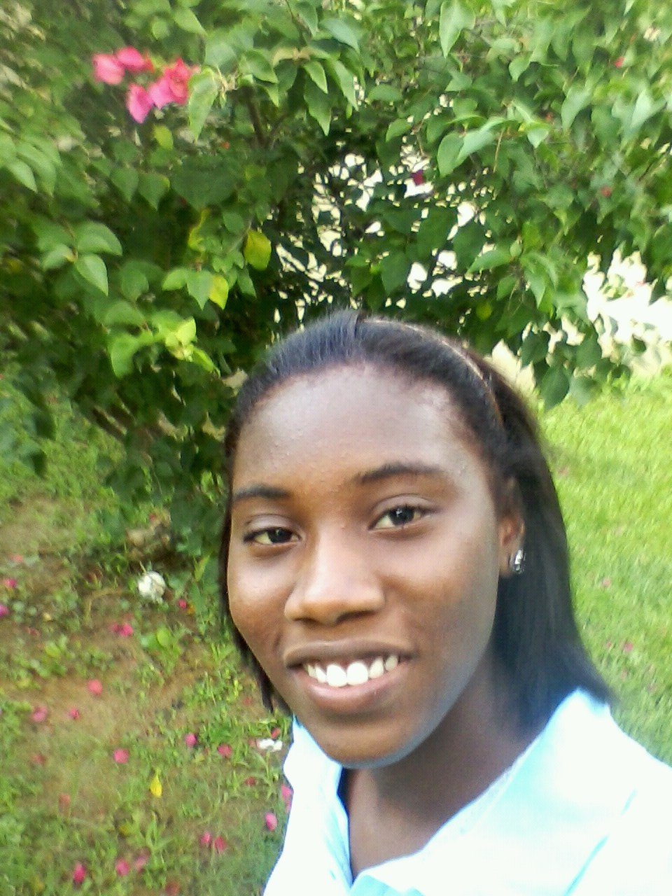 rosaliabrazoban's profile picture. En instagram @forever-ross