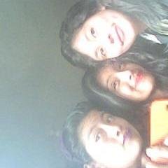 Hola :3 / fan de One Direction / amante del chocolate  :) y de las películas románticas  :D