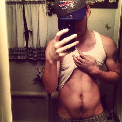 17 years i love to workout and play basketball xD