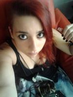 reinaRoja483's profile picture. alien,compositora,cantante de un grupo de Rock ....lo tengo todo jajaja xD