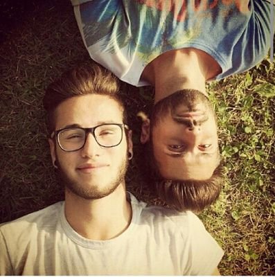 Não busque pessoas perfeitas, busque pessoas que te valorizam e te faça feliz.' ✌❤❇