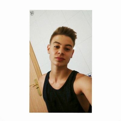 98. Atletico de Madrid. Jugador del San Fernando. Instagram : achris3 . Snapchat: achris_3. ⚽.