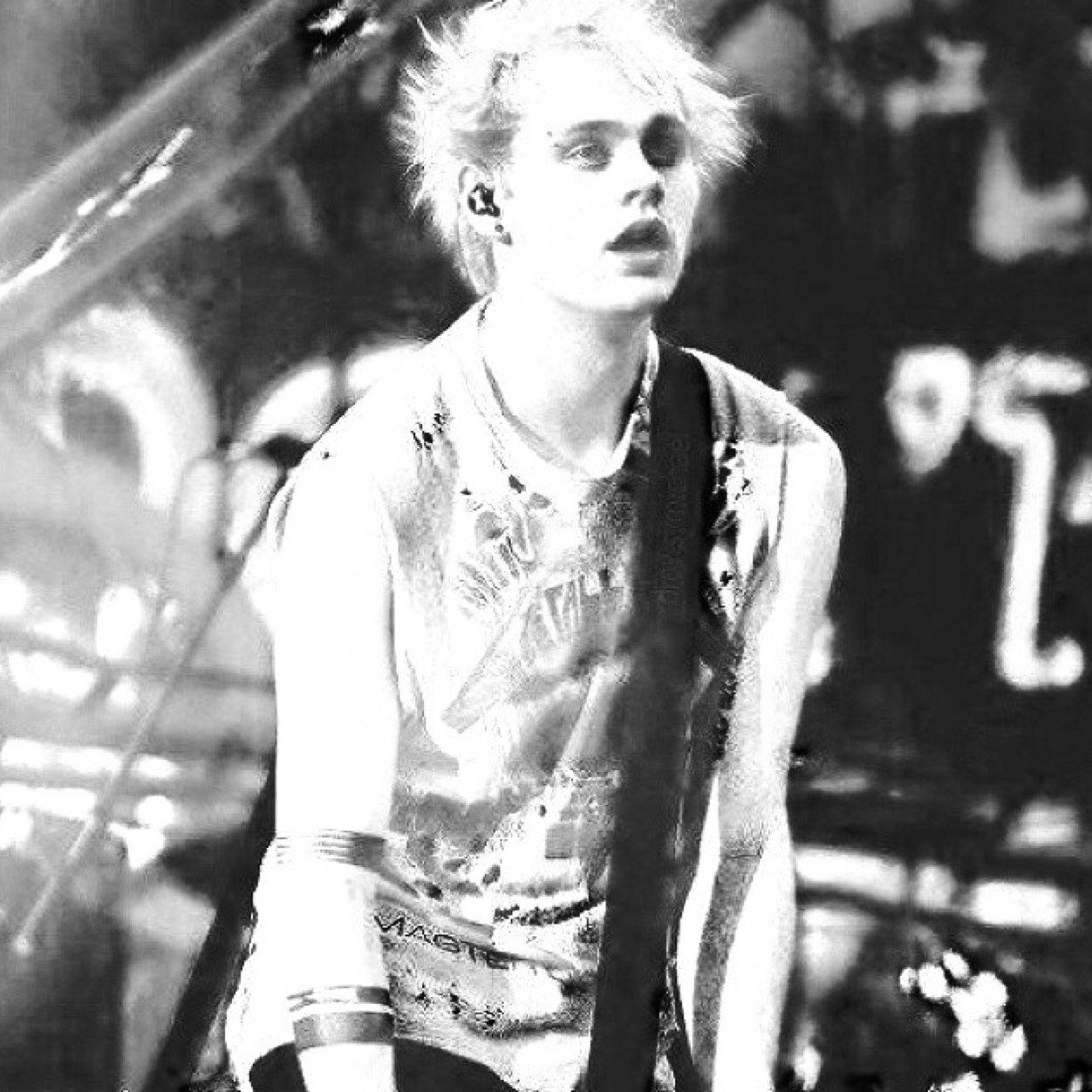 ★8•16•14★ Lovely have a lovely day. Feel free to DM me at any time for any reason.c: