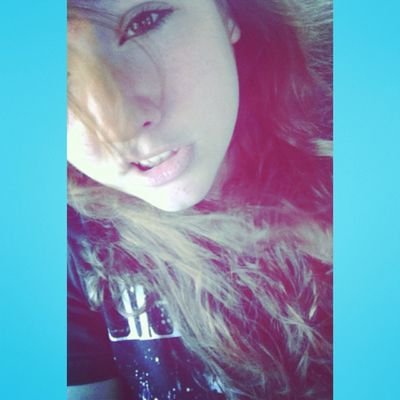Ryann here im 16 Directioner, Lovatic, and Emblem. In love with a gamer geek ❤@QuinnBarrette