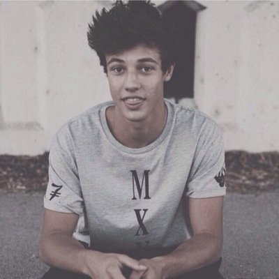 follow @camssnipples because she just gave you a free follow. ( turn her notifs on )