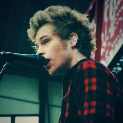 »Tell me where you're hiding your voodoo doll 'cause I can't control myself«