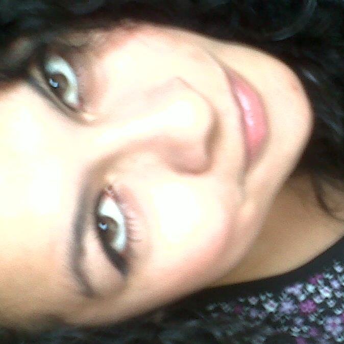 No confies en cualquier palabra, sonrisa, beso abrazo. Las personas saben disimular muy bn