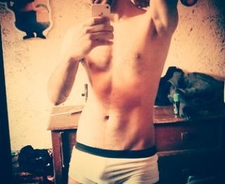 Tengo 20 años soy amigable buena persona. tratame y lo beras.