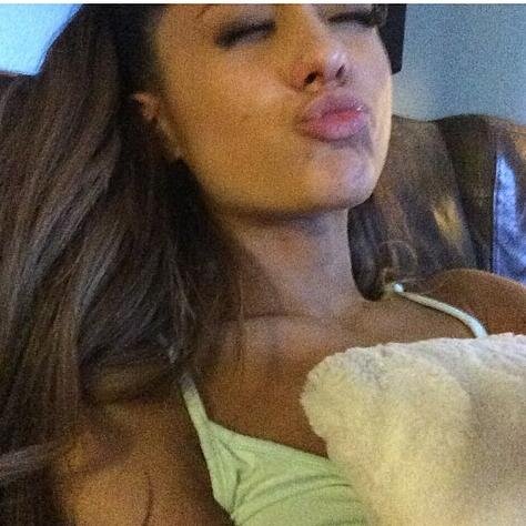 Follow @OnlyPositivity2 for a FREE DM to Ariana with PROOF : ***Make sure you Fav the tweet below when done :) ***