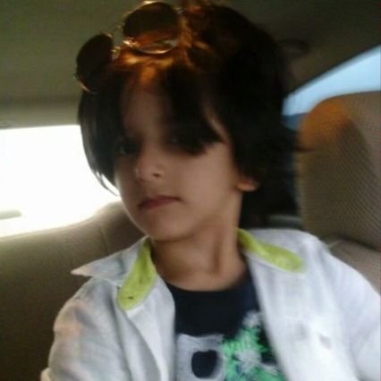 ‏‏‏‏‏أنا شاب في منتصف العمر جنوبي الأصل لا يلتفت إلي الماضي طموح إعشق لهجتي خفيف المعاني