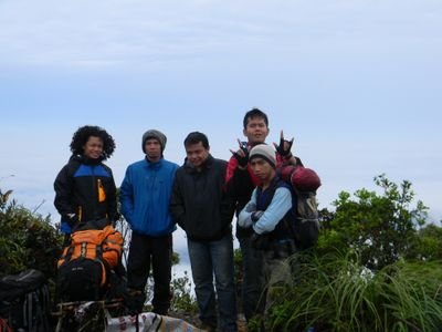 berbicara banyak hanya pada yang berhak, banyak memaki kepada diri sendiri,dan banyak diam untuk yang lain