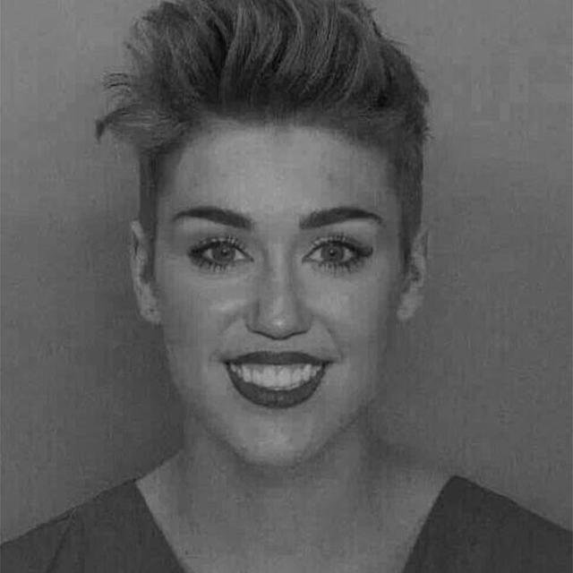 Njr .Ariana. Justin. E3. David Luiz. Miley . Niall