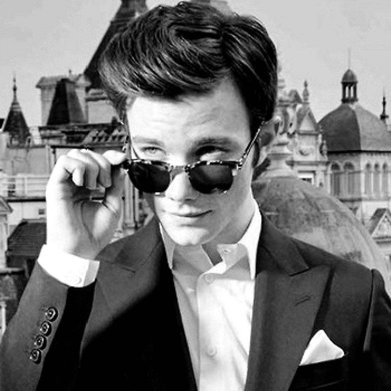 Just a fangirl who spends her days obsessing over glee, darren criss and chris colfer . ~Klaine and CrissColfer shipper~