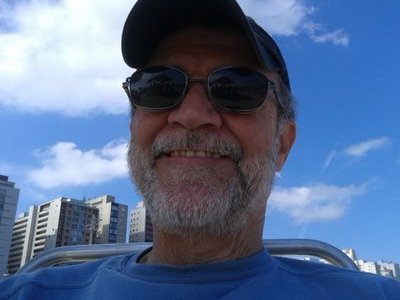 EnzoPossebom's profile picture. Seguindo mercados mundiais e o jornalismo verdadeiro. Following global markets and true Journalism . RTs not endorsement.