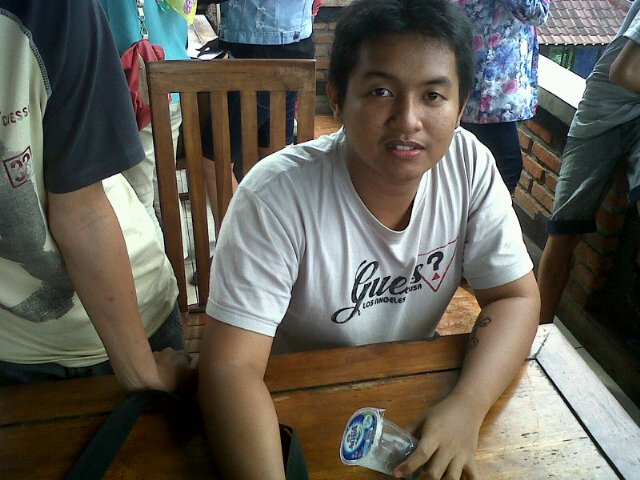 qimi_qimi's profile picture. Ilmu hukum