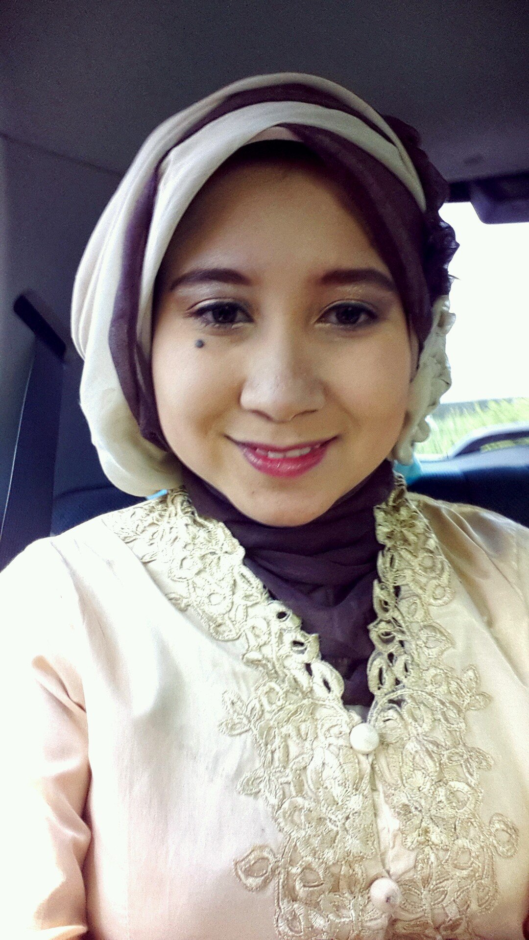 TI UI. Traveller. DreamCatcher. Study hard. Work hard. Play hard.@HESCommunity.