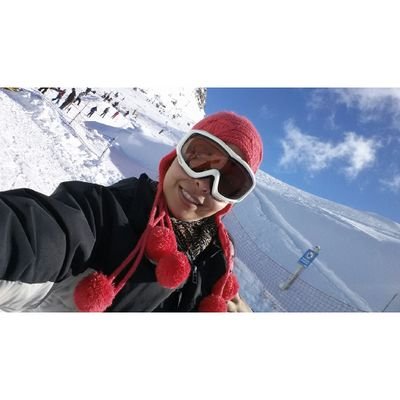 Comunicadora, Esp en Gerencia Social. Soñadora, Enamorada de lo q hago y feliz x q el Señor me bendice con lo que cada día pone en mi camino, pa' lante!