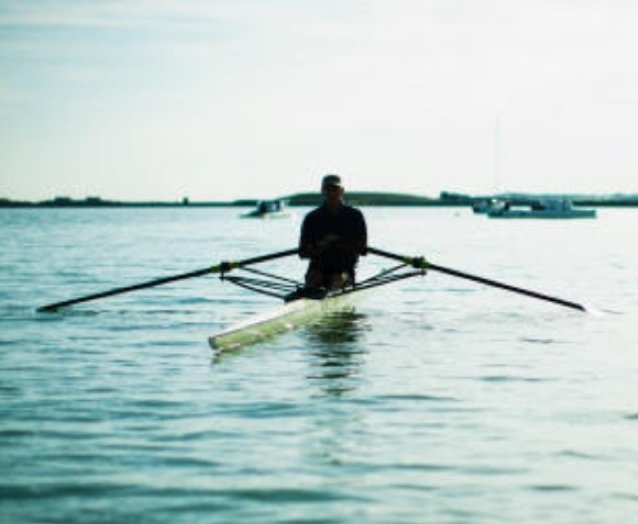 A slightly nearer to 40 than 30 chap who loves spending time on the water... One day I will move to live near the sea!