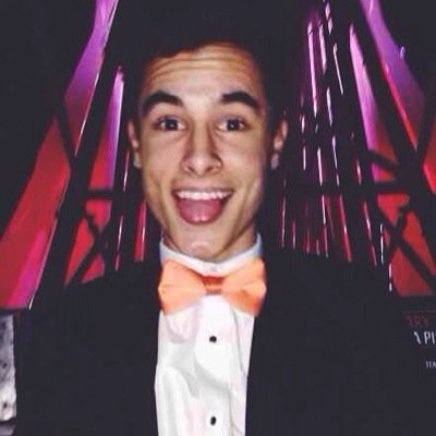 all I want in life is 6/6 and to hold Kian Lawley's hand