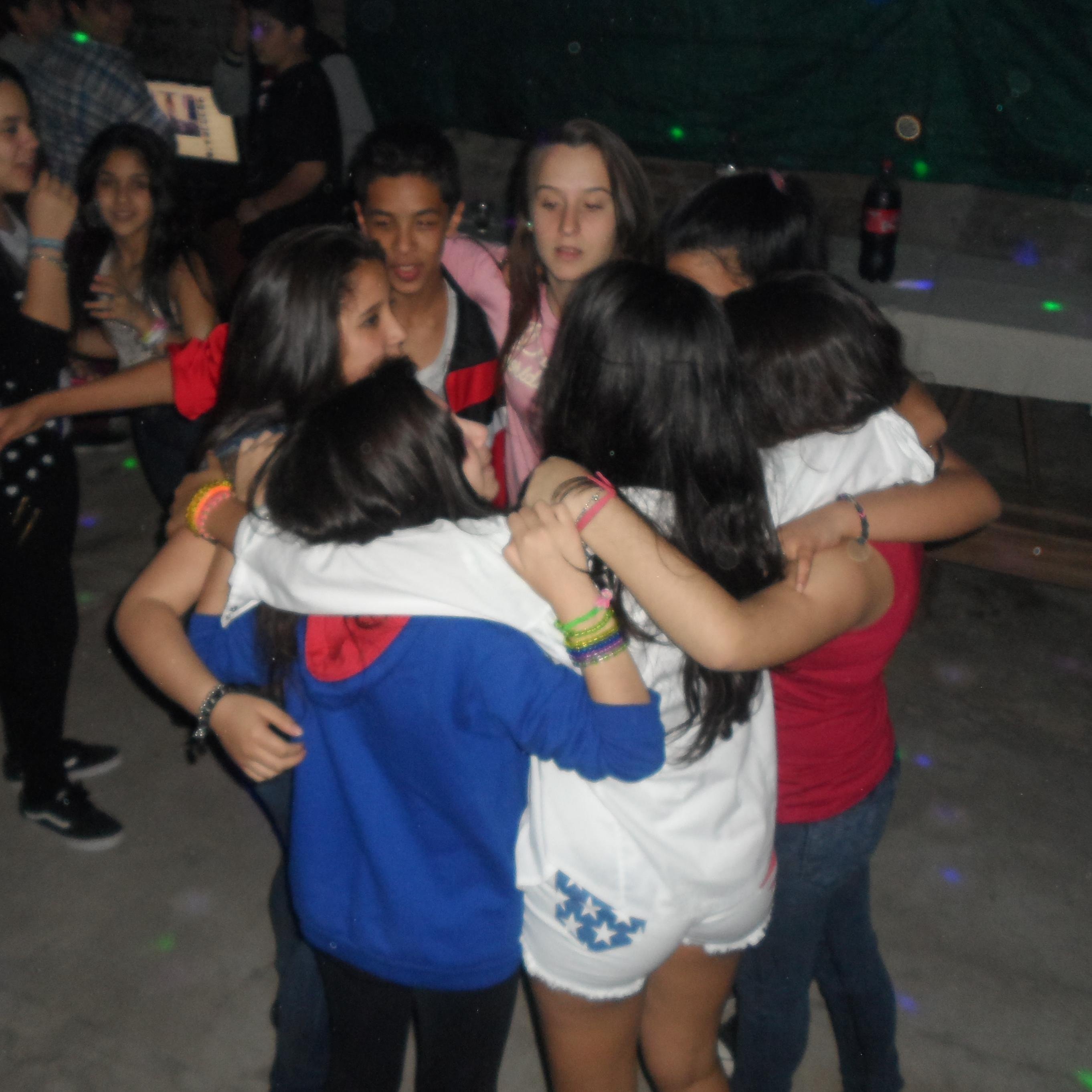 Soy celosa, Bipolar, Me encariño rápido. Me encanta ayudar a la gente. :3 .que lindo que es ser DJ!!!NEVER SAY NEVER,.selenator, , lovatic.
