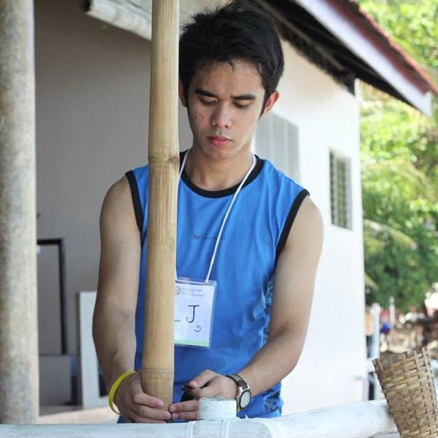 definitelynotLJ's profile picture. 🌐