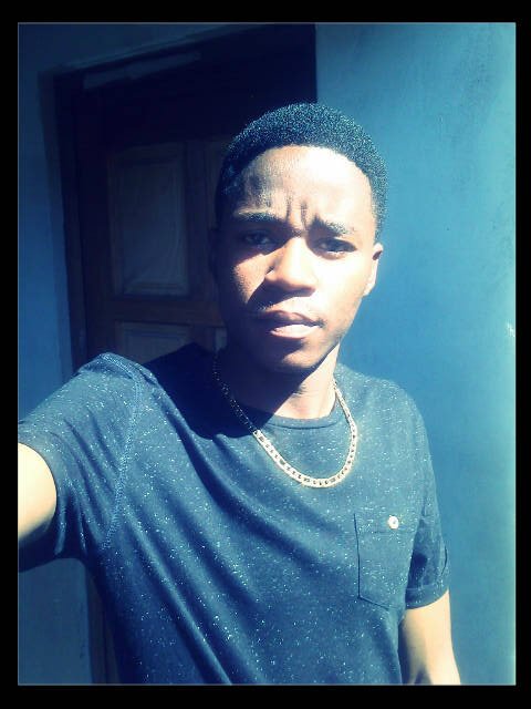 Very smart,Stoner,SweetestGuyEver  and mostly he is so Polite....easy friend maker. BOOKWORM.Believes in Success!I use isiZulu on ATM! MoneyTrees! #VIRGO#