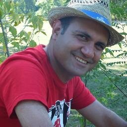 Hayatta herşeyim çift, Antalya/Bursa, Makine Mühendisi/İşletmeci, Dokuz Eylül/Boğaziçi. Tek olan tek şey Beşiktaş...