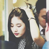 baesuzy(@jisuzybae) 's Twitter Profileg