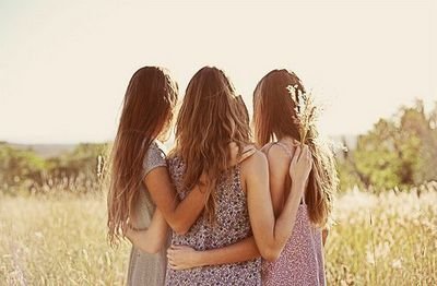 Hi! This is an award show for all the roleplay/fake life accounts. Mention and nominate your favorites.