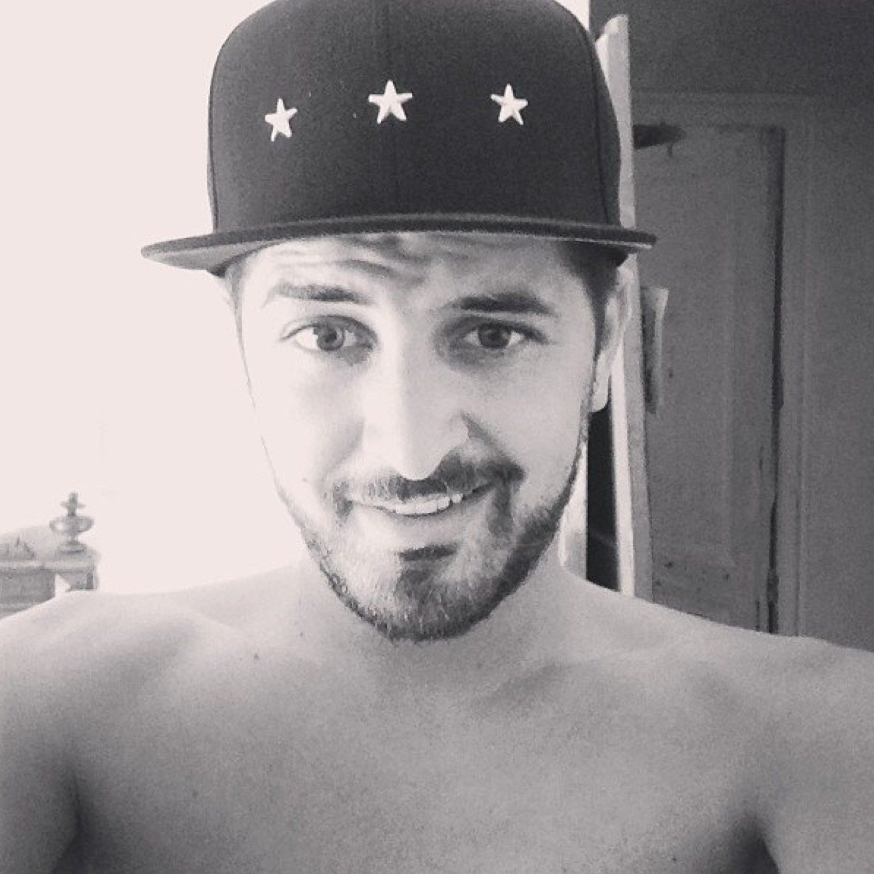 Dans la vie faut toujours croire en ces reve *-* Un conseil ? follow moi si tu kiff Antonin,Tu le regrettera pas j'en suis certaine !! Hihaaaa !!!! ♥ :)