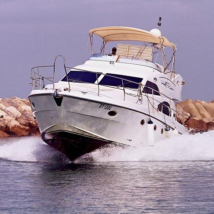 Luxury Yachts & Boats rental in Dubai  for people who's looking for yacht renting in Dubai . with great offers. for more info please call or whtsup 0558185598