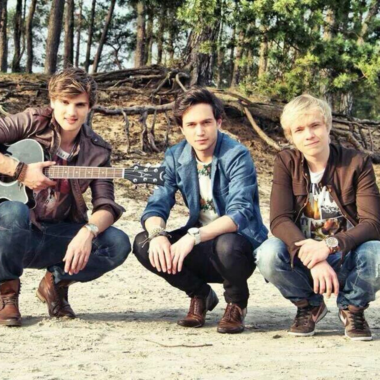Ben jij fan van Bart, Thomas en Robin? Oftewel: Zomaer. Volg dan nu deze fan page! KEEP CALM & LOVE ZOMAER.