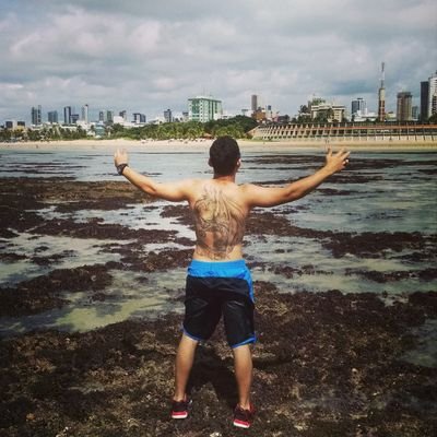 19 anos... Rock: linkin park Heavy Metal: pantera... Workout..