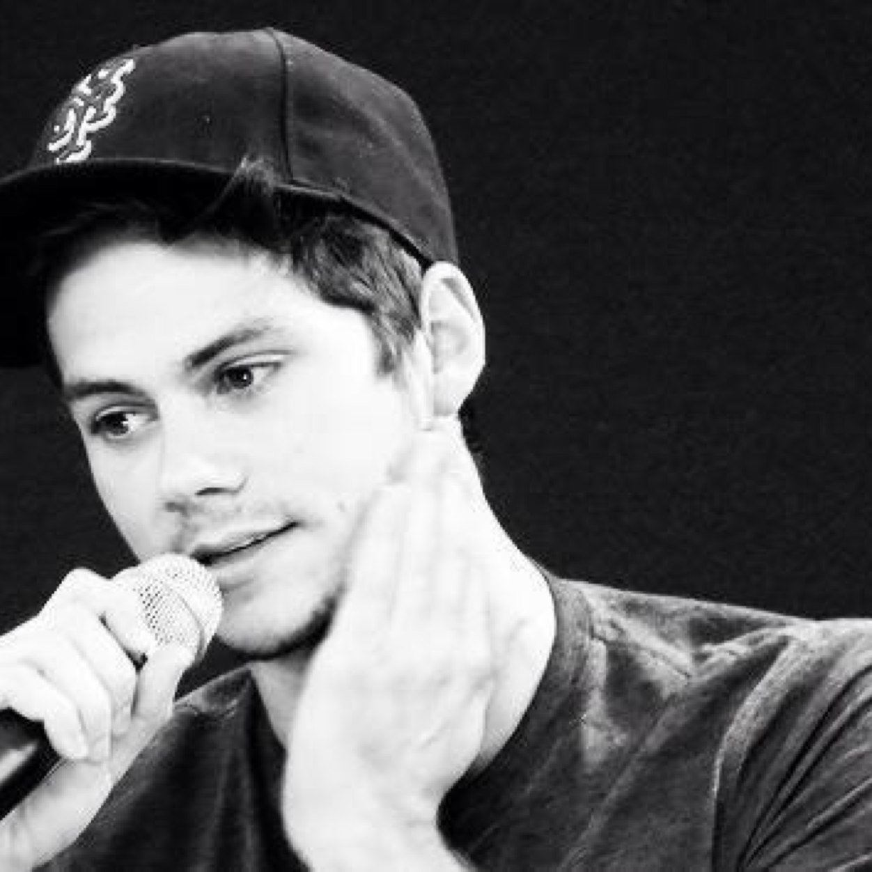 HI THERE, DYLAN O' BRIEN! HOW ARE YOU, BAE? I NEED DYLAN O' BRIEN FANS TO FOLLOW ME BACK. PLEASE. JUST PLEASE.