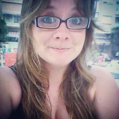 XabelyBorrega's profile picture. Viviendo debajo del agua como un pez, no entiendo porque me muero de sed