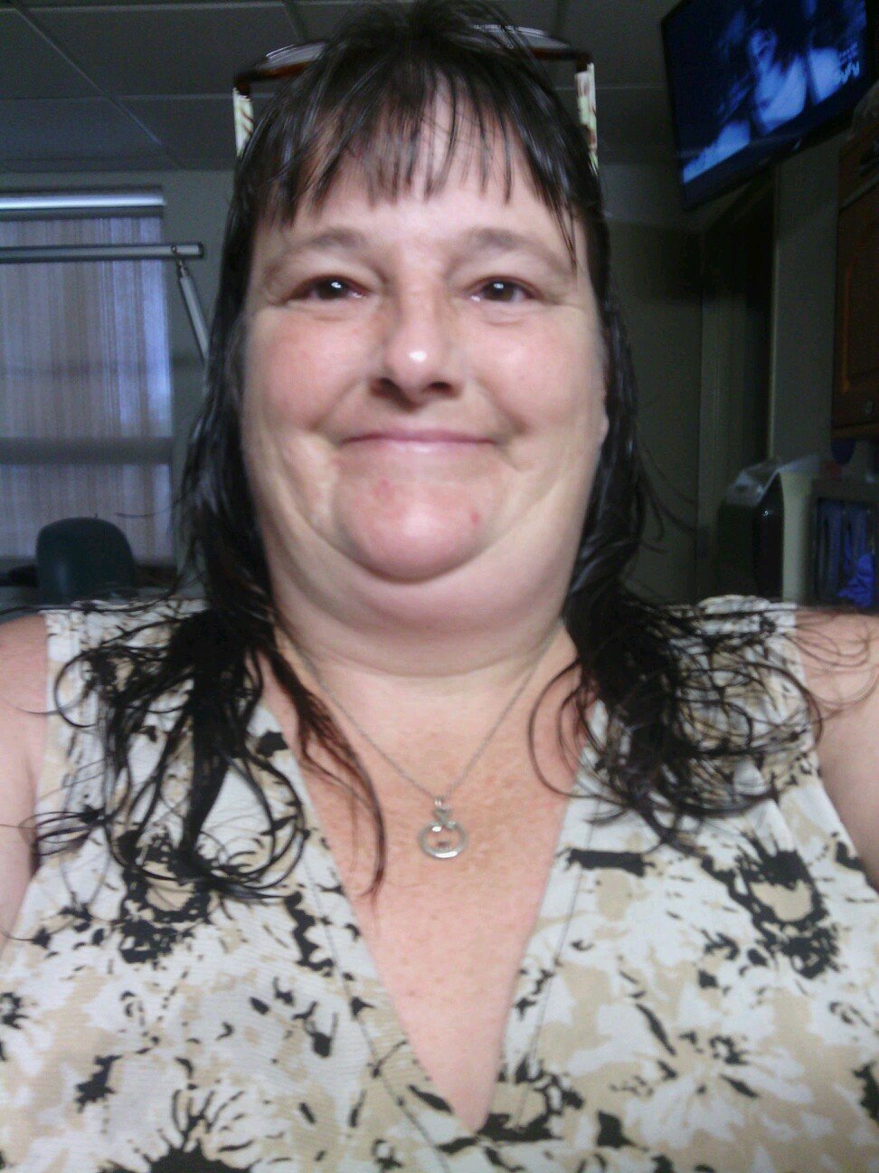 Im 40 browneye brown hair love watching movie thank god everyday 4 waking me  up love spending time  with my family when i can