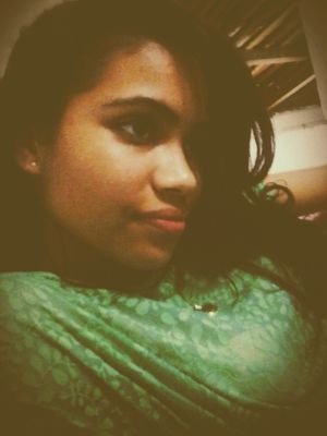 Engracada,Amiga,Meiga,Timida,Morena,Olhos castanhos escuros, observadora…Love Music…£€¥¡¢©