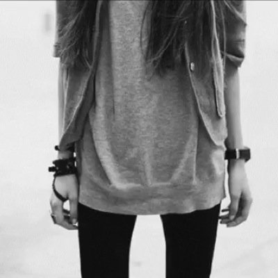 Je m'appelle Célia. Et je veux juste vous aider, etre l'epaule sur la qu'elle se reposer.