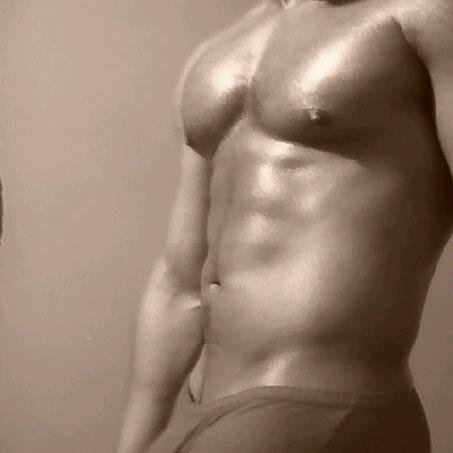 Caribbean masculine power bottom who loves black men, big dicks and asses, porn, sex, nude beaches, and sports. Only 18 yrs or older allowed.