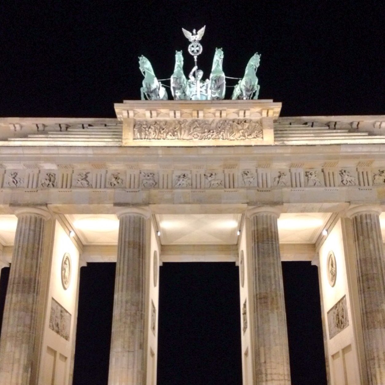 a team connected by shared values and a love for the city of Berlin.
retweets not endorsements.