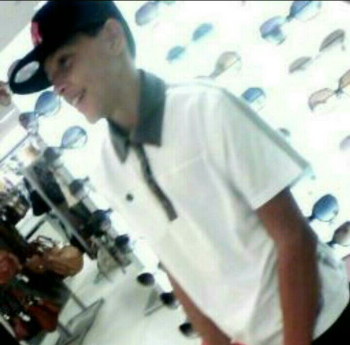 15 years old --- Whats App = 011968149383 --- Instagram = edsonalexandrer --- Facebook = Edson Alexandre
