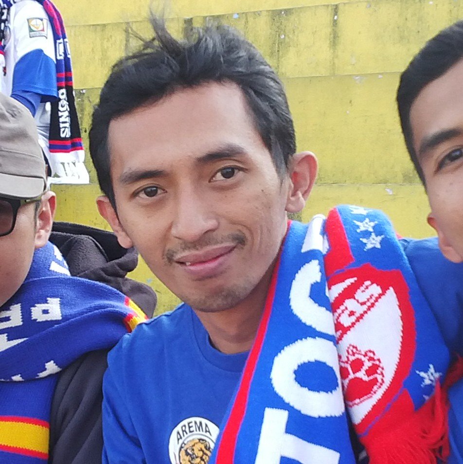 Just an ordinary people who always support n proud to Arema..