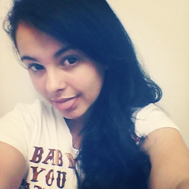 Idade não determina maturidade. Sorriso nem sempre é felicidade. Lágrima nem sempre é saudade.  Whatsapp (47)91519900