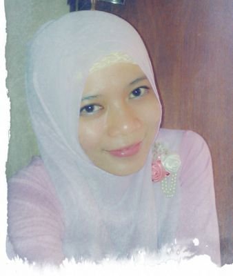 senyuum itu indaaah.. :)